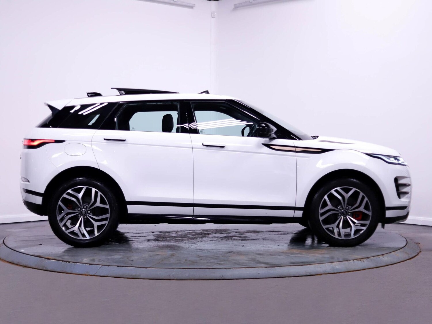 Used Land Rover Range Rover Evoque 2023 for sale - 77412089: Photo 8