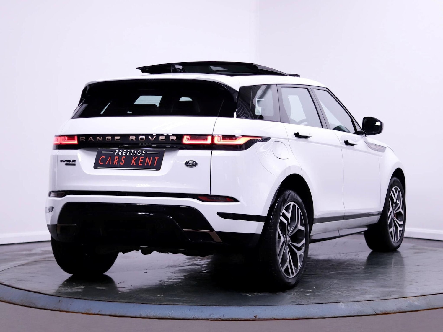 Used Land Rover Range Rover Evoque 2023 for sale - 77412089: Photo 9