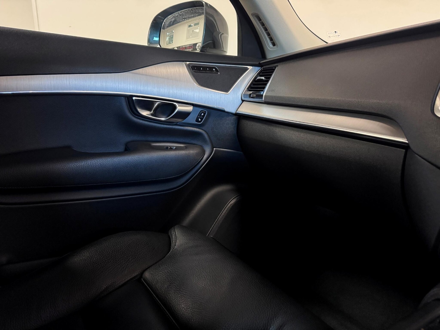 Used Volvo XC90 2021 for sale - 76646156: Photo 30