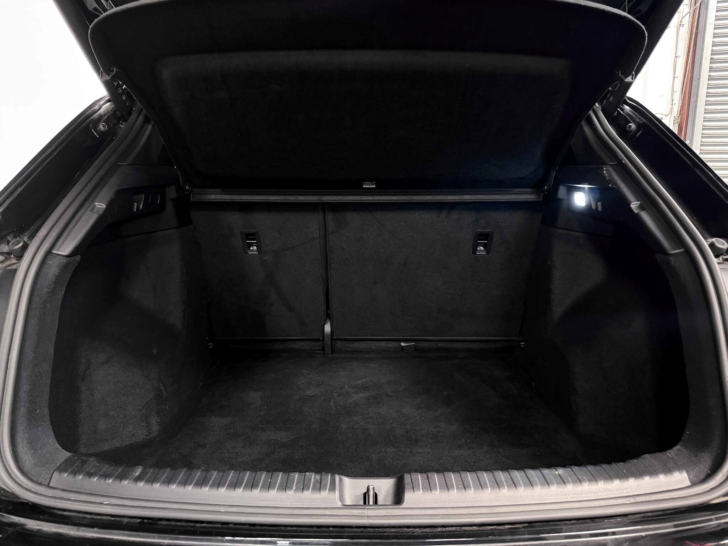 Used Audi Q4 e-tron 2023 for sale - 76607341: Photo 12