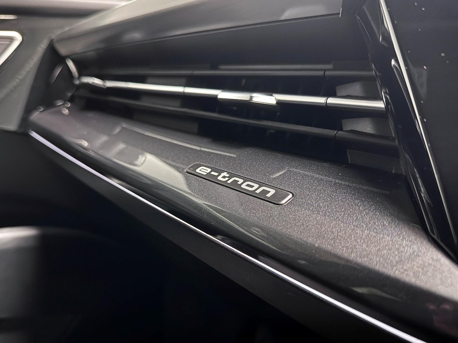 Used Audi Q4 e-tron 2023 for sale - 76607341: Photo 29