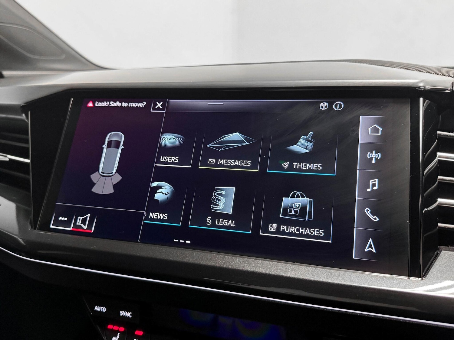 Used Audi Q4 e-tron 2023 for sale - 76607341: Photo 42