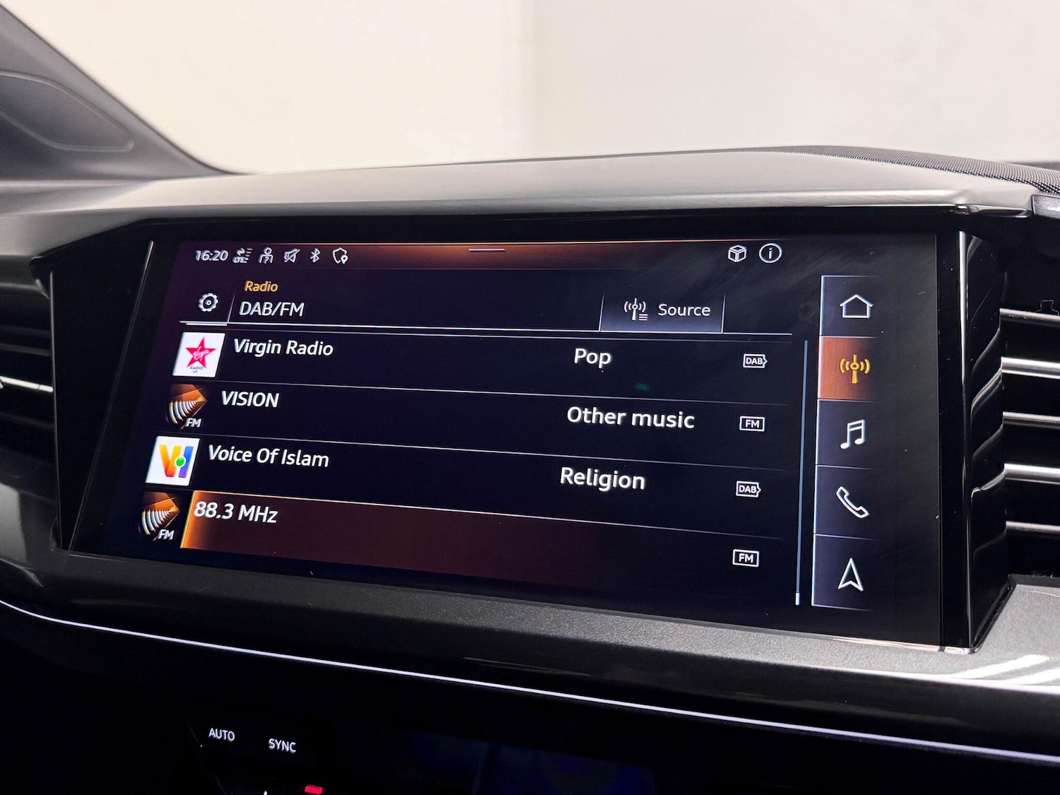 Used Audi Q4 e-tron 2023 for sale - 76607341: Photo 43