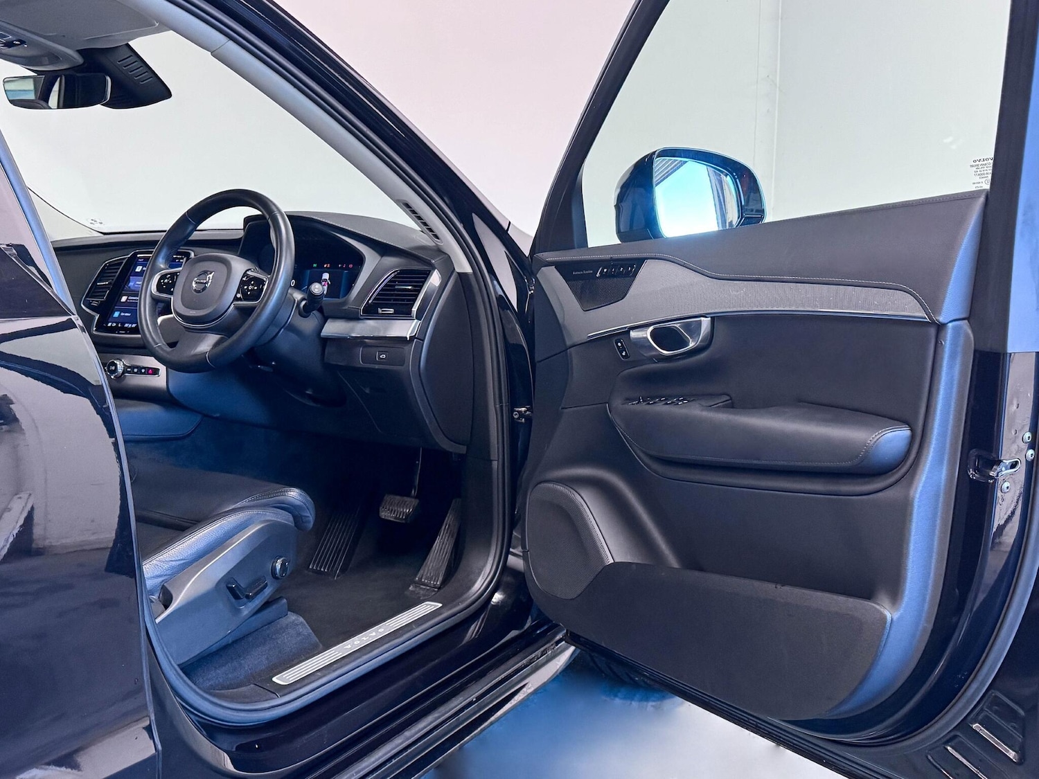 Used Volvo XC90 2023 for sale - 76772171: Photo 16