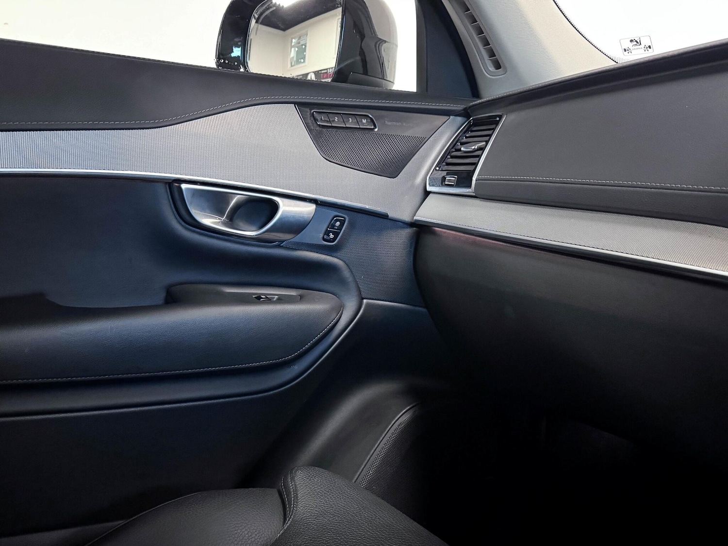 Used Volvo XC90 2023 for sale - 76772171: Photo 30