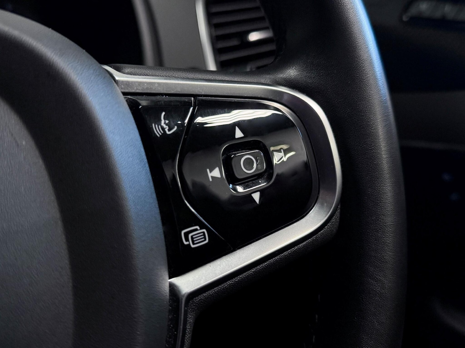 Used Volvo XC90 2023 for sale - 76772171: Photo 39