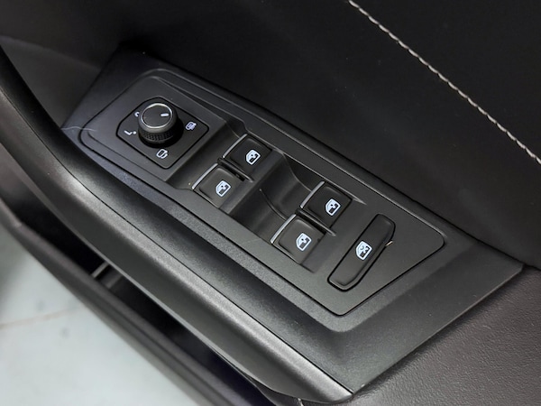 Used Volkswagen T-Roc 2022 for sale - 76000596: Photo 12