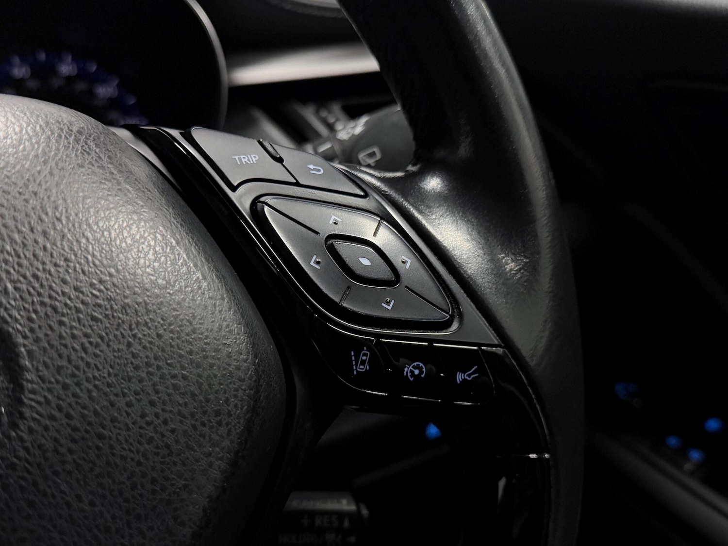 Used Toyota C-HR 2021 for sale - 78020217: Photo 35