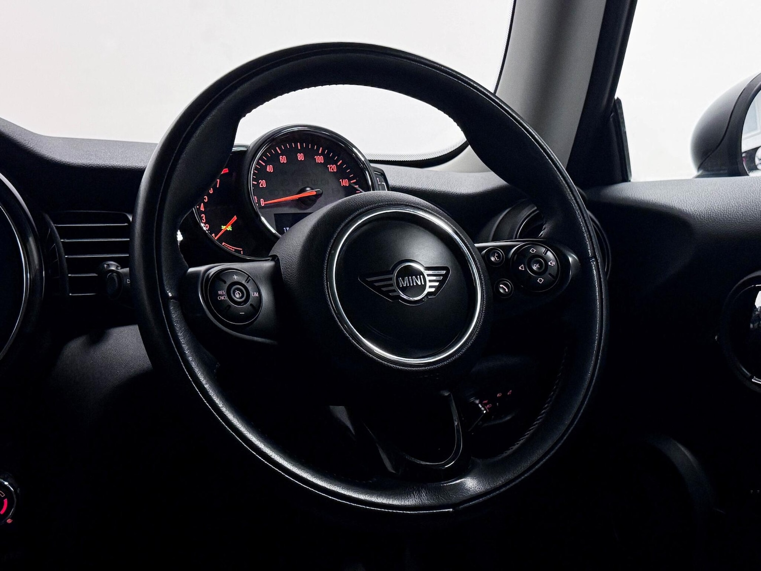 Used MINI Hatch 2018 for sale - 77120256: Photo 30