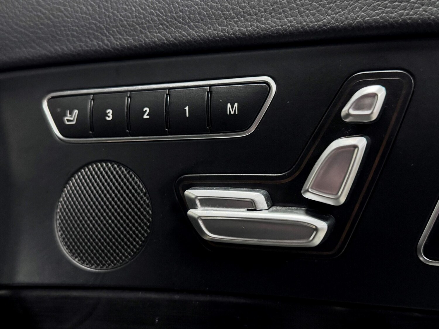 Used Mercedes-Benz SL 2019 for sale - 77575005: Photo 31