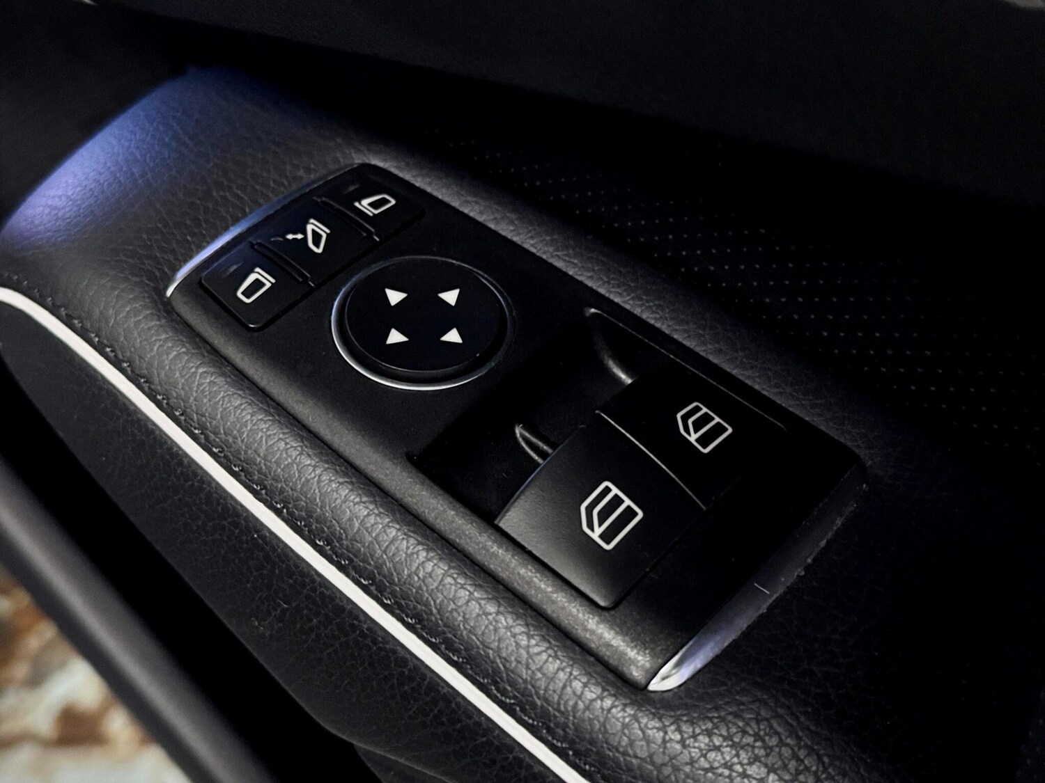 Used Mercedes-Benz SL 2019 for sale - 77575005: Photo 32