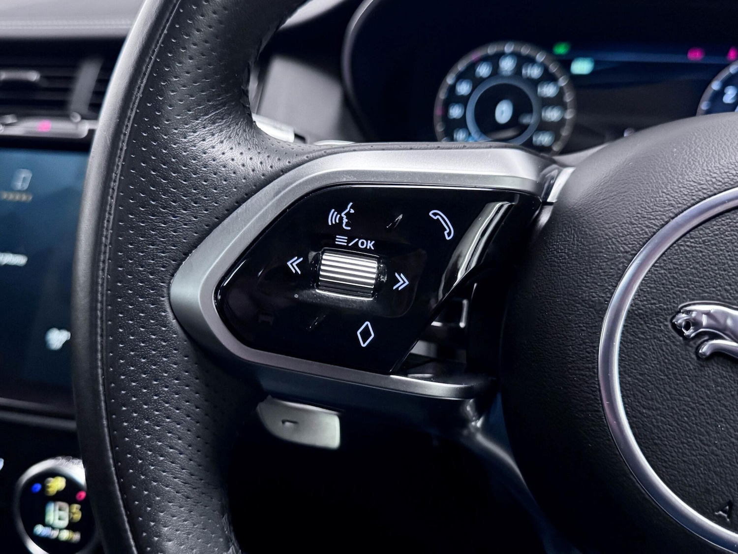 Used Jaguar E-Pace 2021 for sale - 76423235: Photo 36