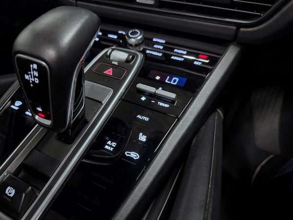 Used Porsche Cayenne 2018 for sale - 75153518: Photo 37