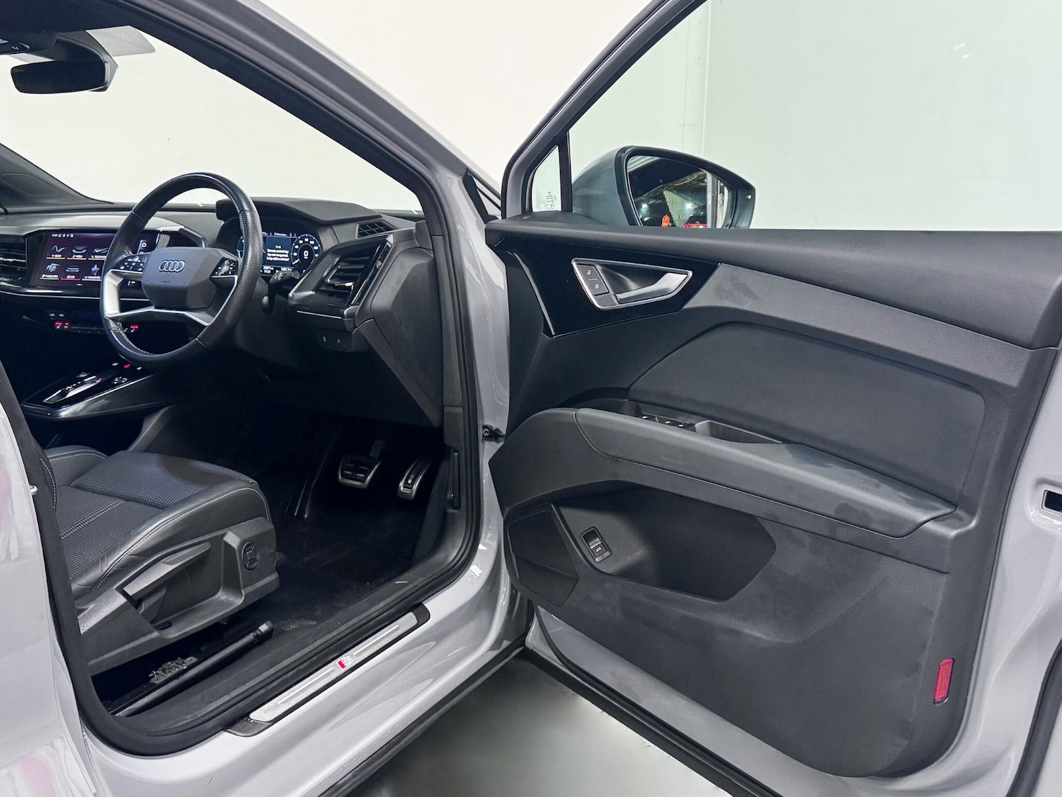 Used Audi Q4 e-tron 2023 for sale - 77190612: Photo 14