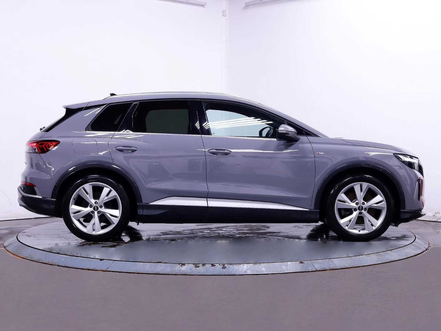 Used Audi Q4 e-tron 2023 for sale - 77190612: Photo 8