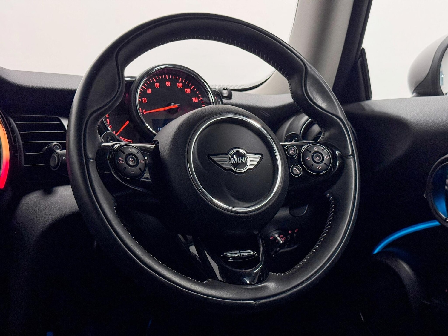 Used MINI Hatch 2018 for sale - 75741163: Photo 29