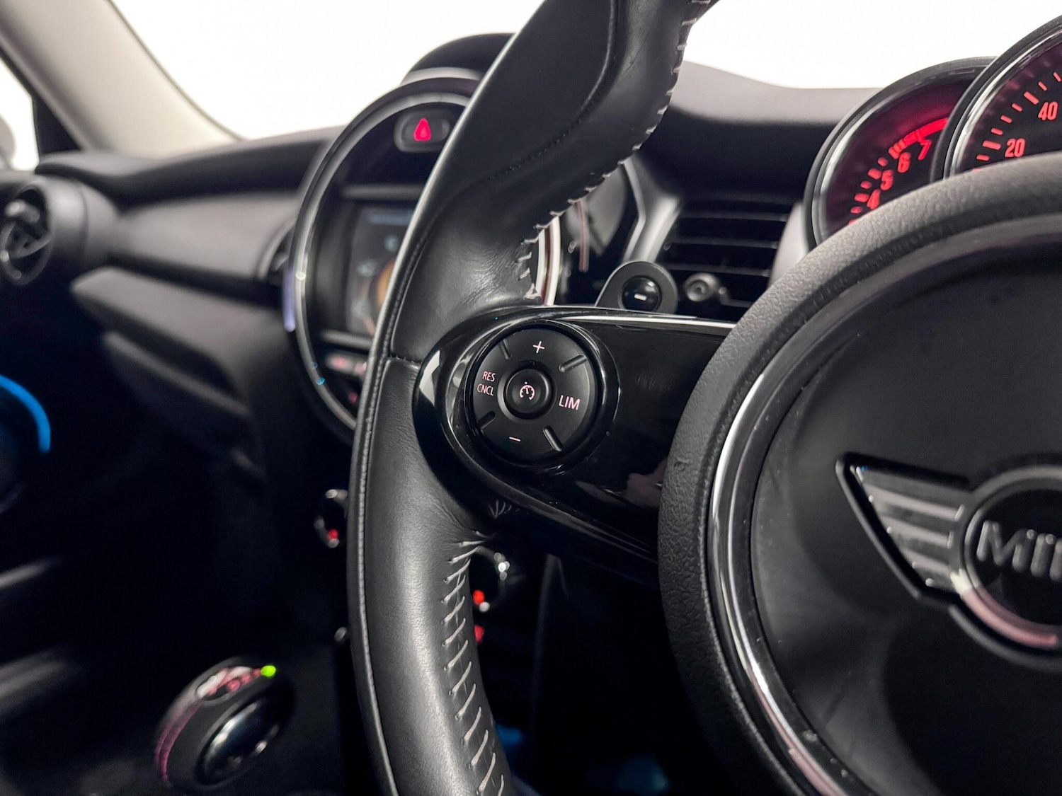 Used MINI Hatch 2018 for sale - 75741163: Photo 32