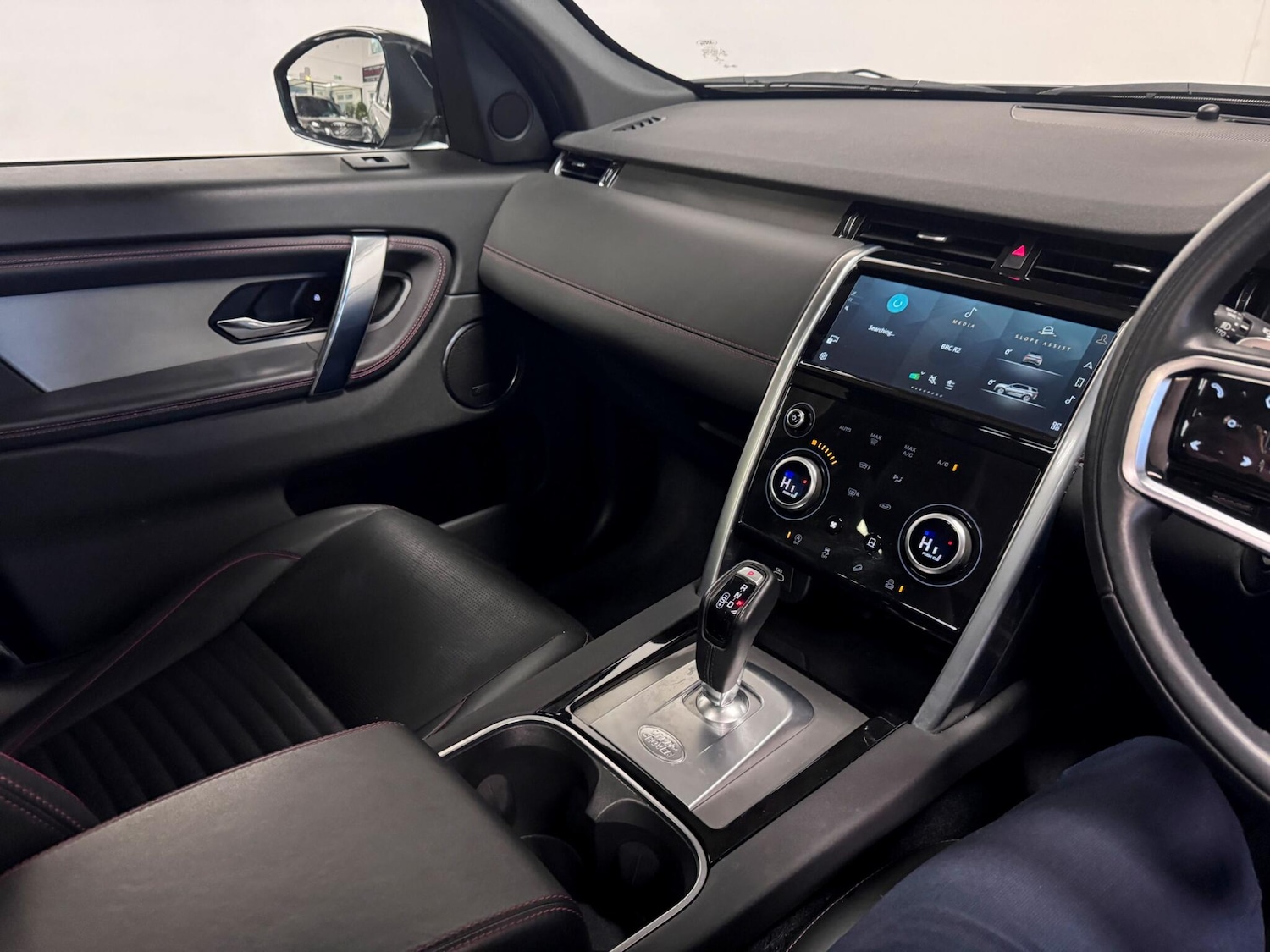 Used Land Rover Discovery Sport 2022 for sale - 76728308: Photo 28