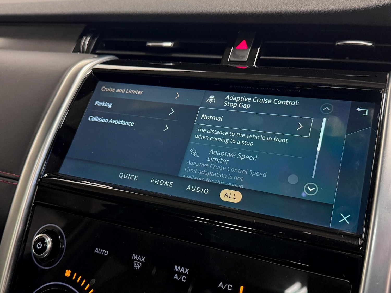 Used Land Rover Discovery Sport 2022 for sale - 76728308: Photo 46