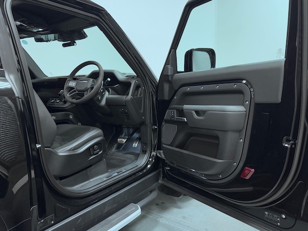 Used Land Rover Defender 90 2023 for sale - 76166822: Photo 16
