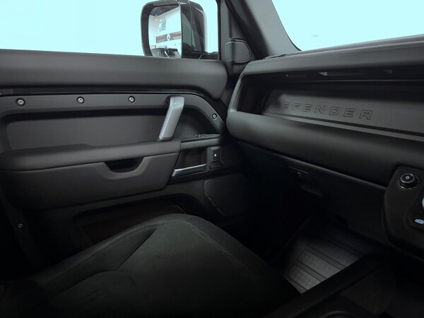 Used Land Rover Defender 90 2023 for sale - 76166822: Photo 29