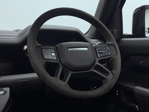 Used Land Rover Defender 90 2023 for sale - 76166822: Photo 38