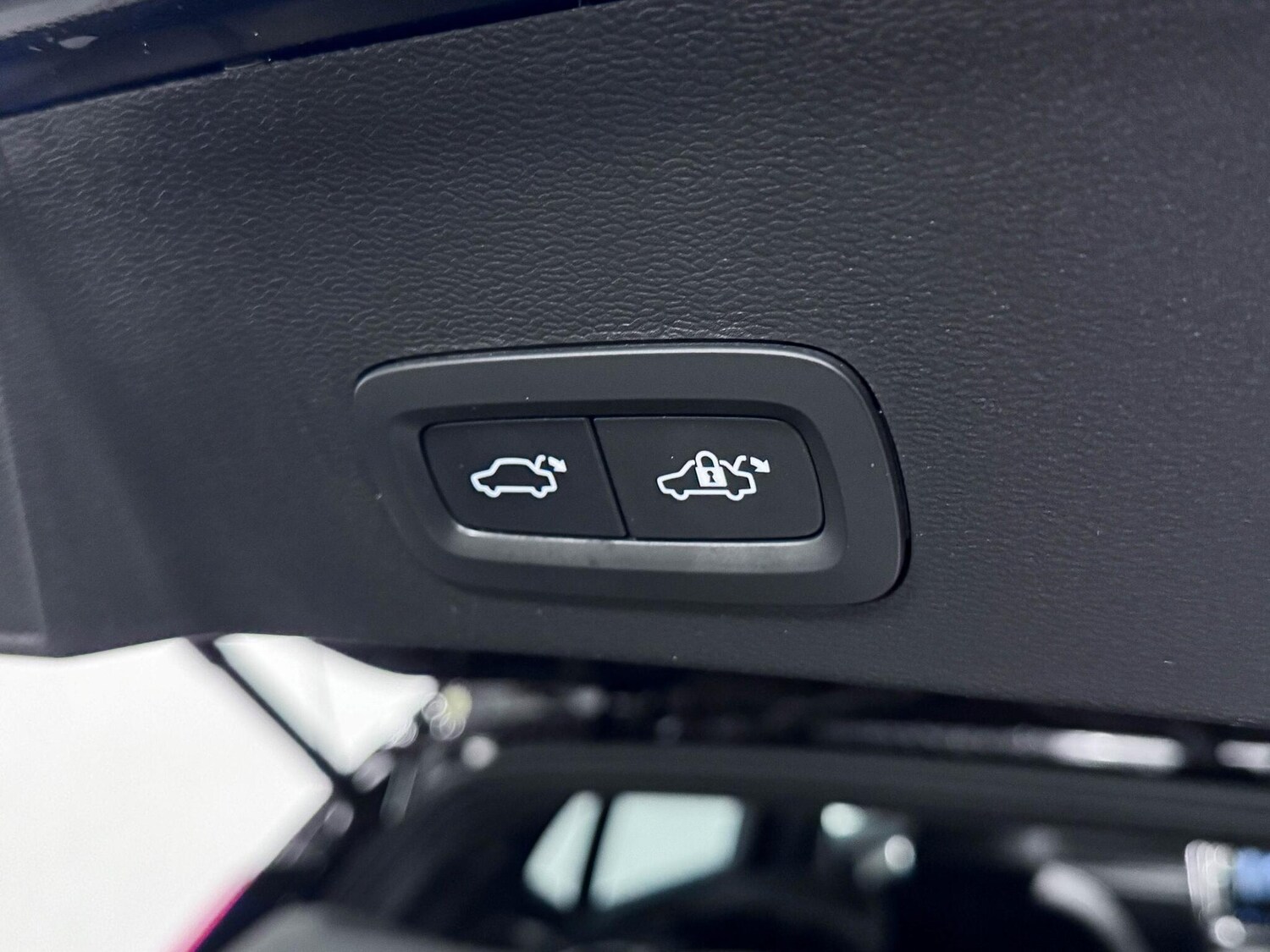 Used Volvo XC40 2023 for sale - 76584464: Photo 13