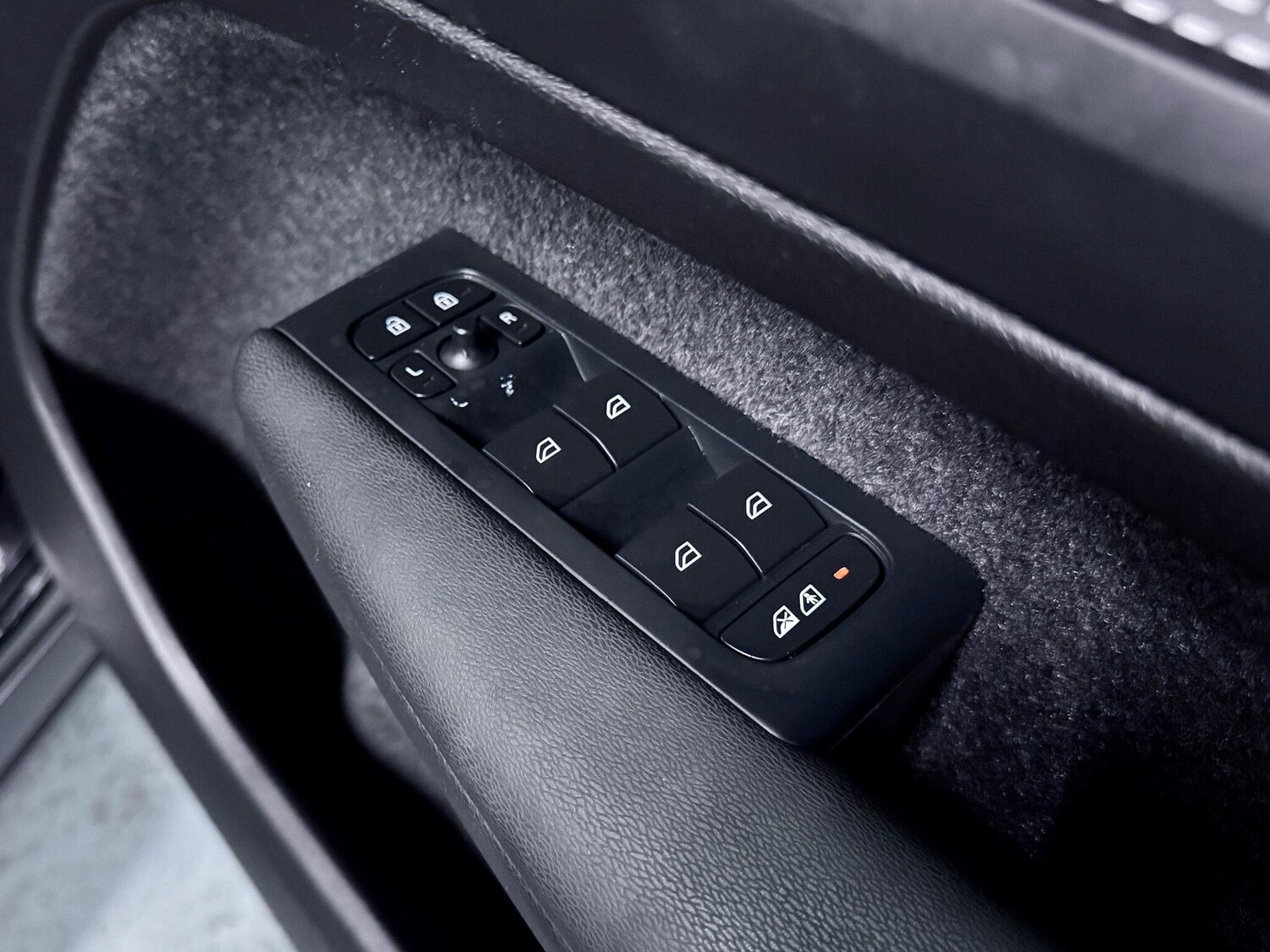 Used Volvo XC40 2023 for sale - 76584464: Photo 18