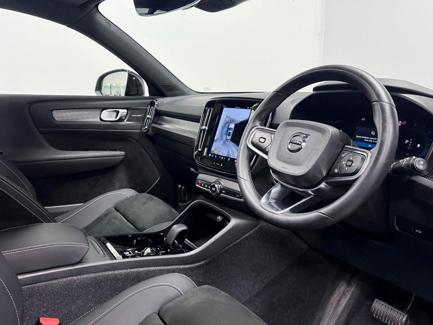 Used Volvo XC40 2023 for sale - 76584464: Photo 22