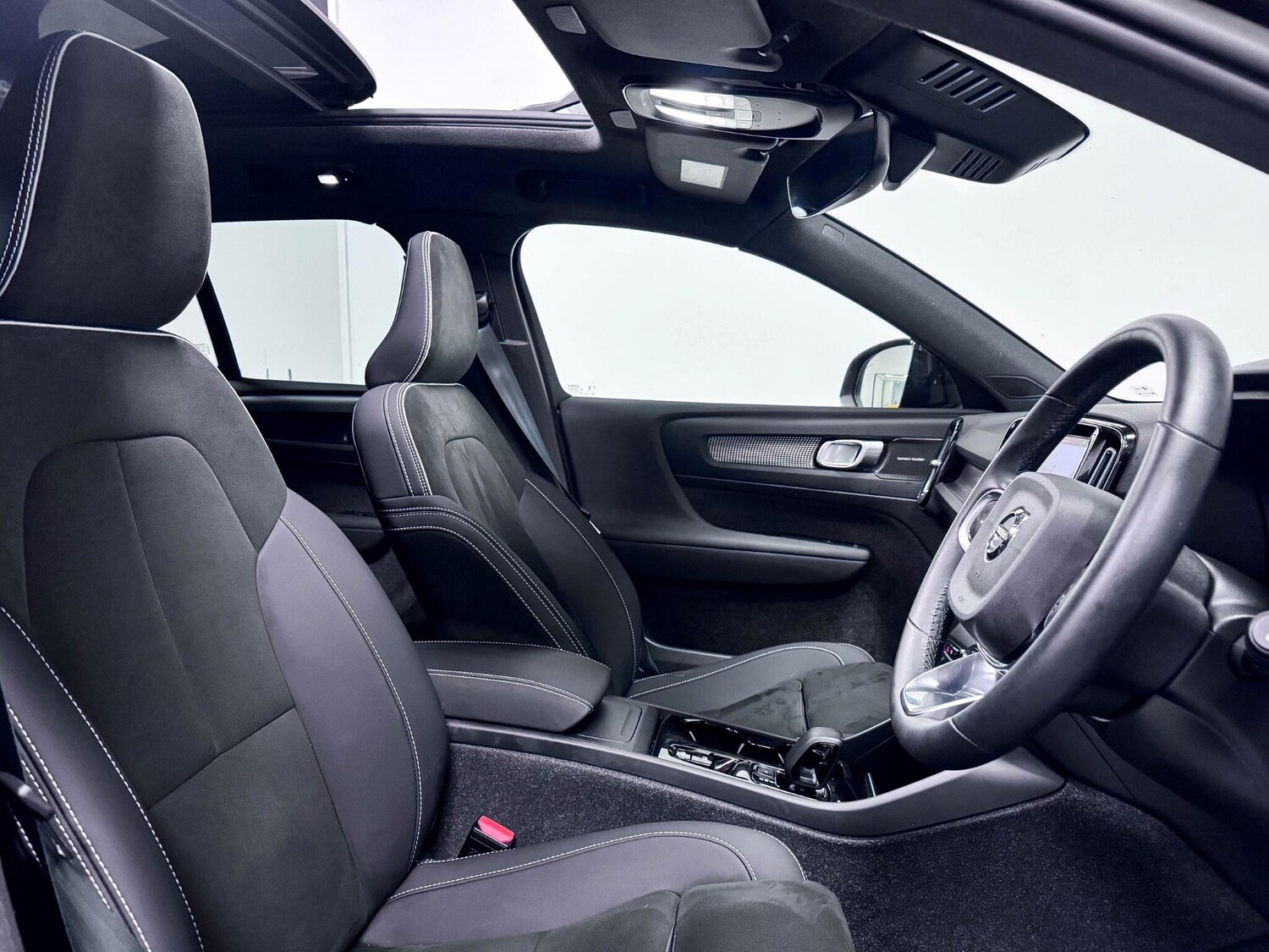 Used Volvo XC40 2023 for sale - 76584464: Photo 23