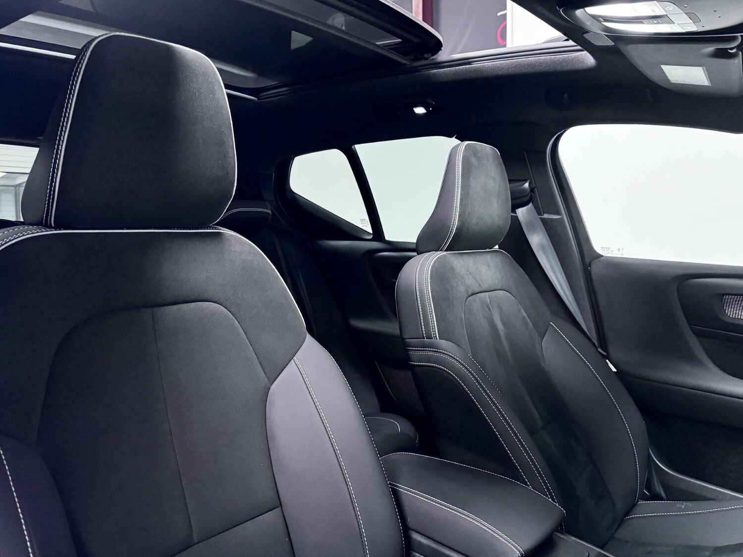 Used Volvo XC40 2023 for sale - 76584464: Photo 24