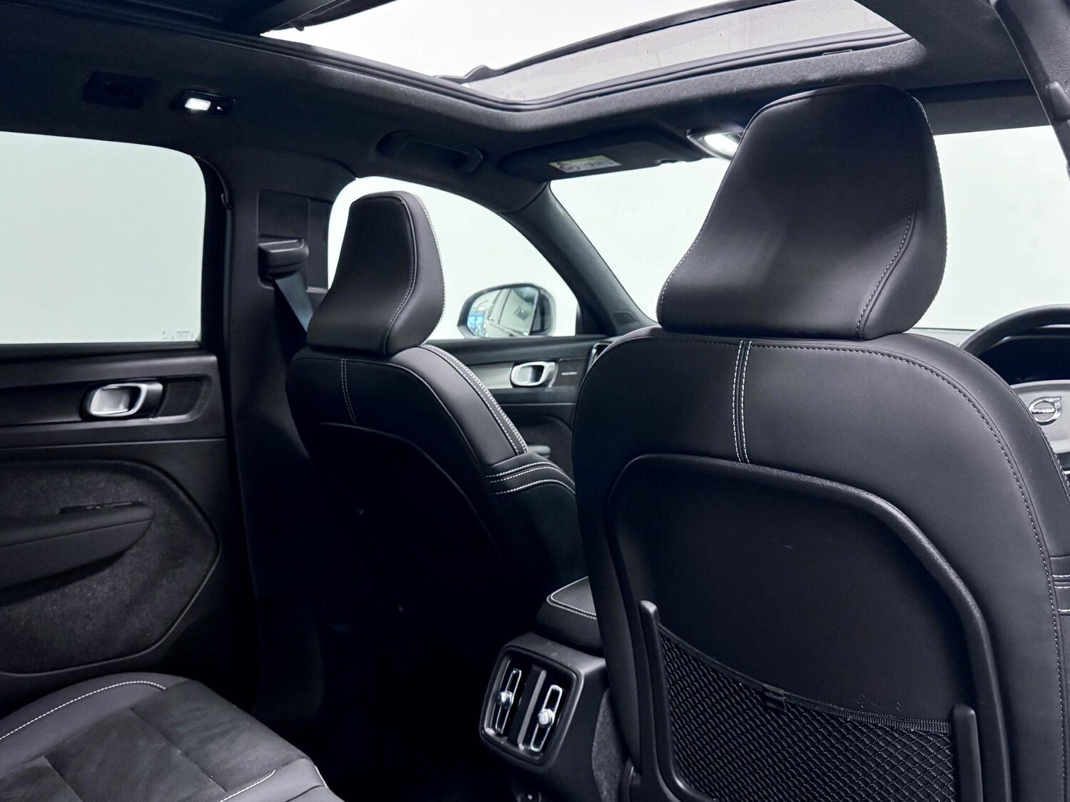 Used Volvo XC40 2023 for sale - 76584464: Photo 27