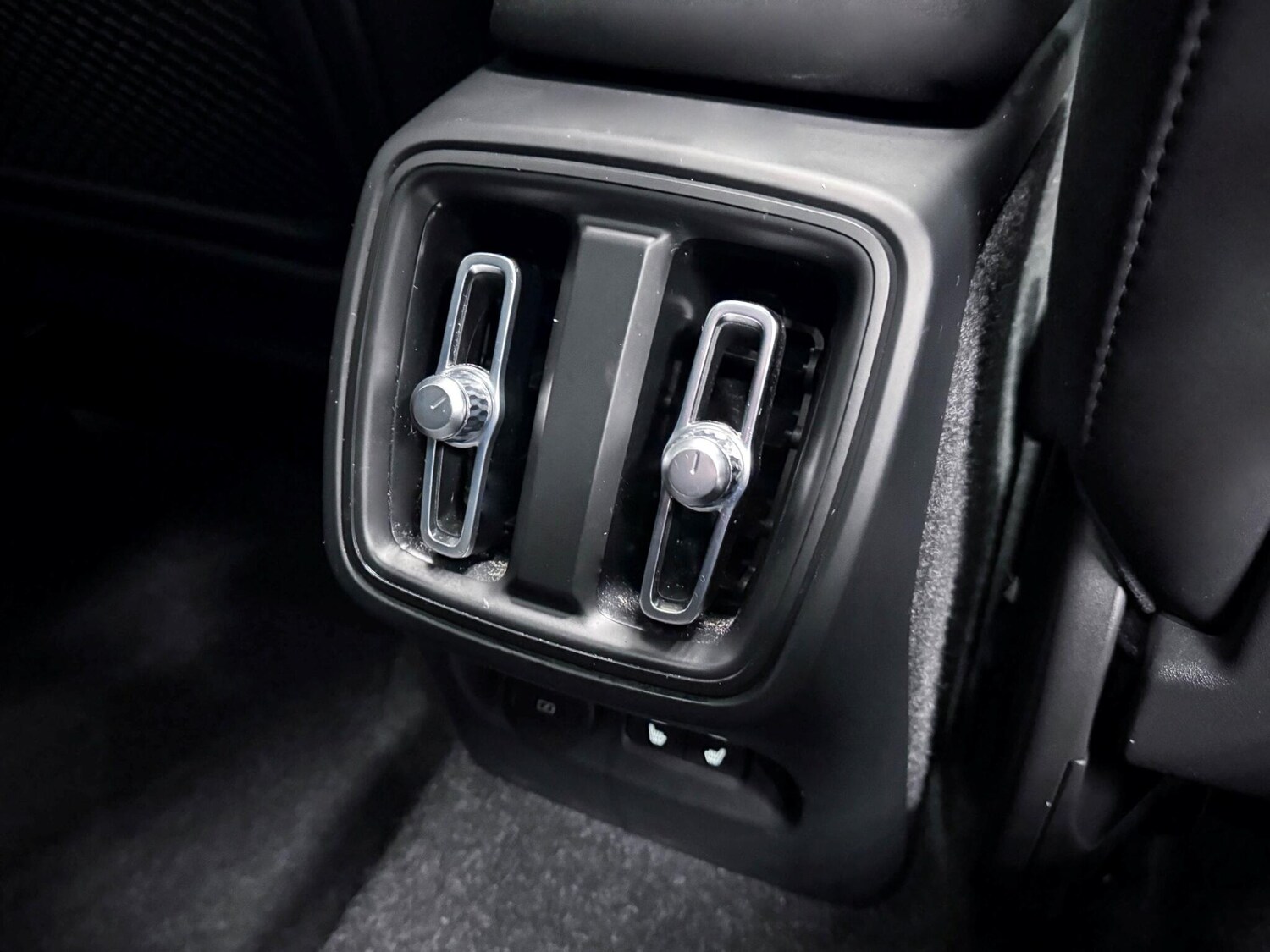 Used Volvo XC40 2023 for sale - 76584464: Photo 28