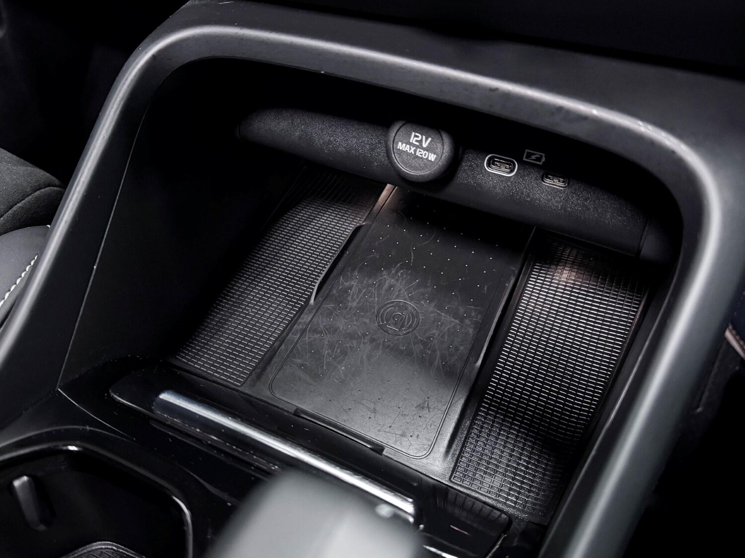 Used Volvo XC40 2023 for sale - 76584464: Photo 33