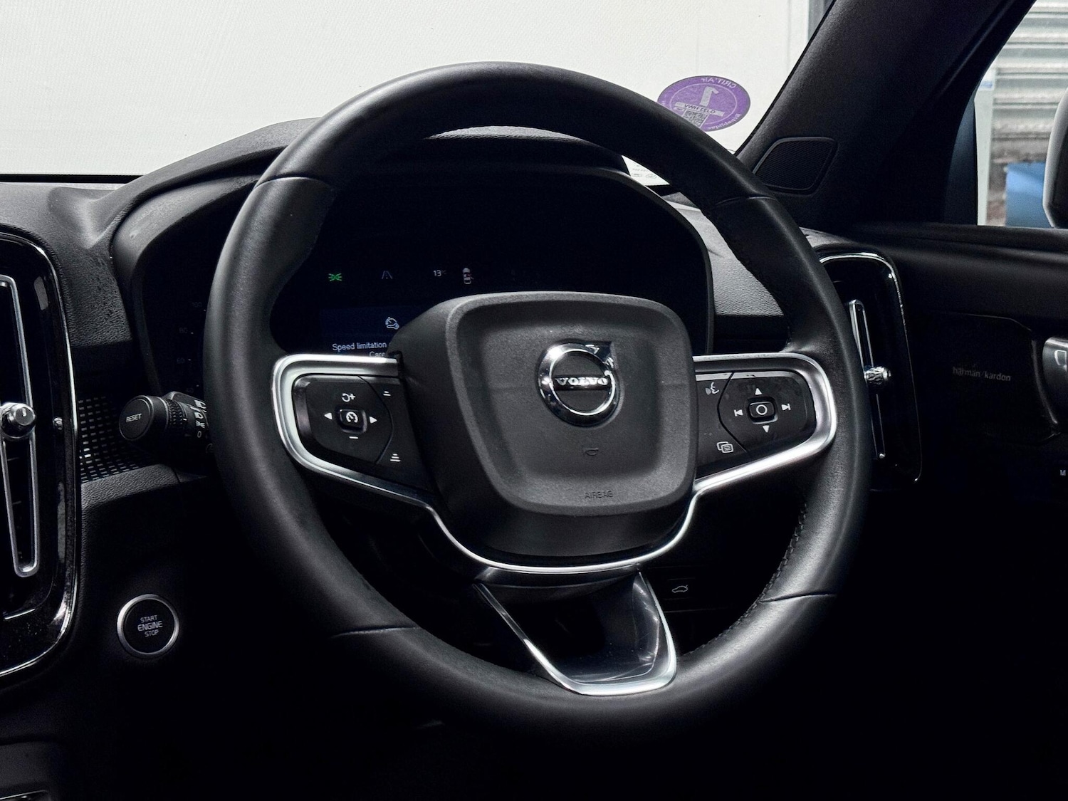 Used Volvo XC40 2023 for sale - 76584464: Photo 37