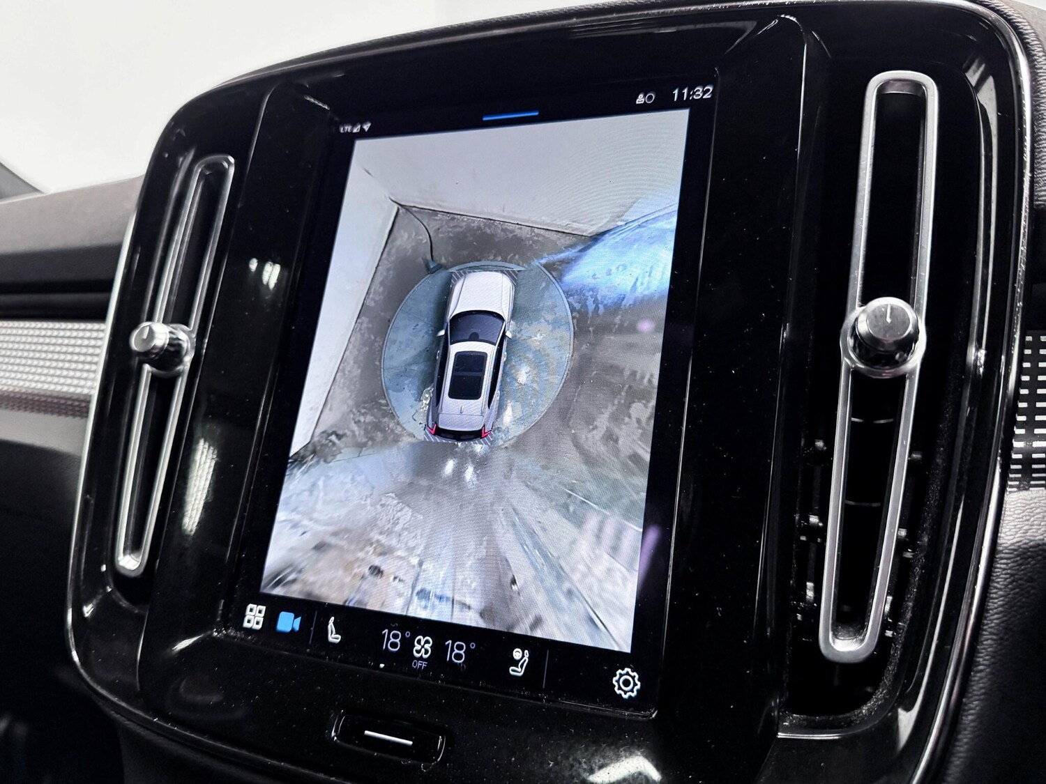 Used Volvo XC40 2023 for sale - 76584464: Photo 42