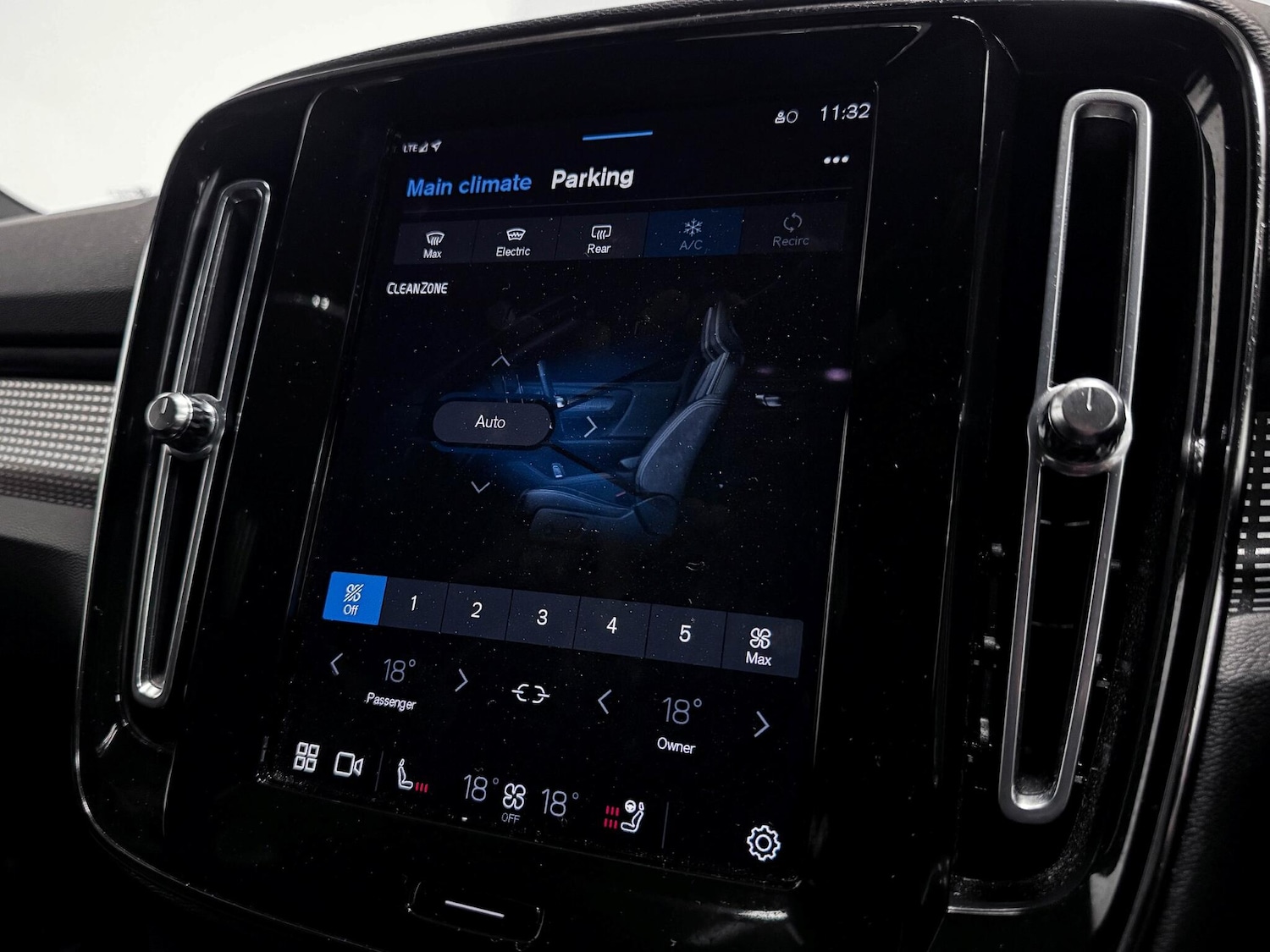 Used Volvo XC40 2023 for sale - 76584464: Photo 43