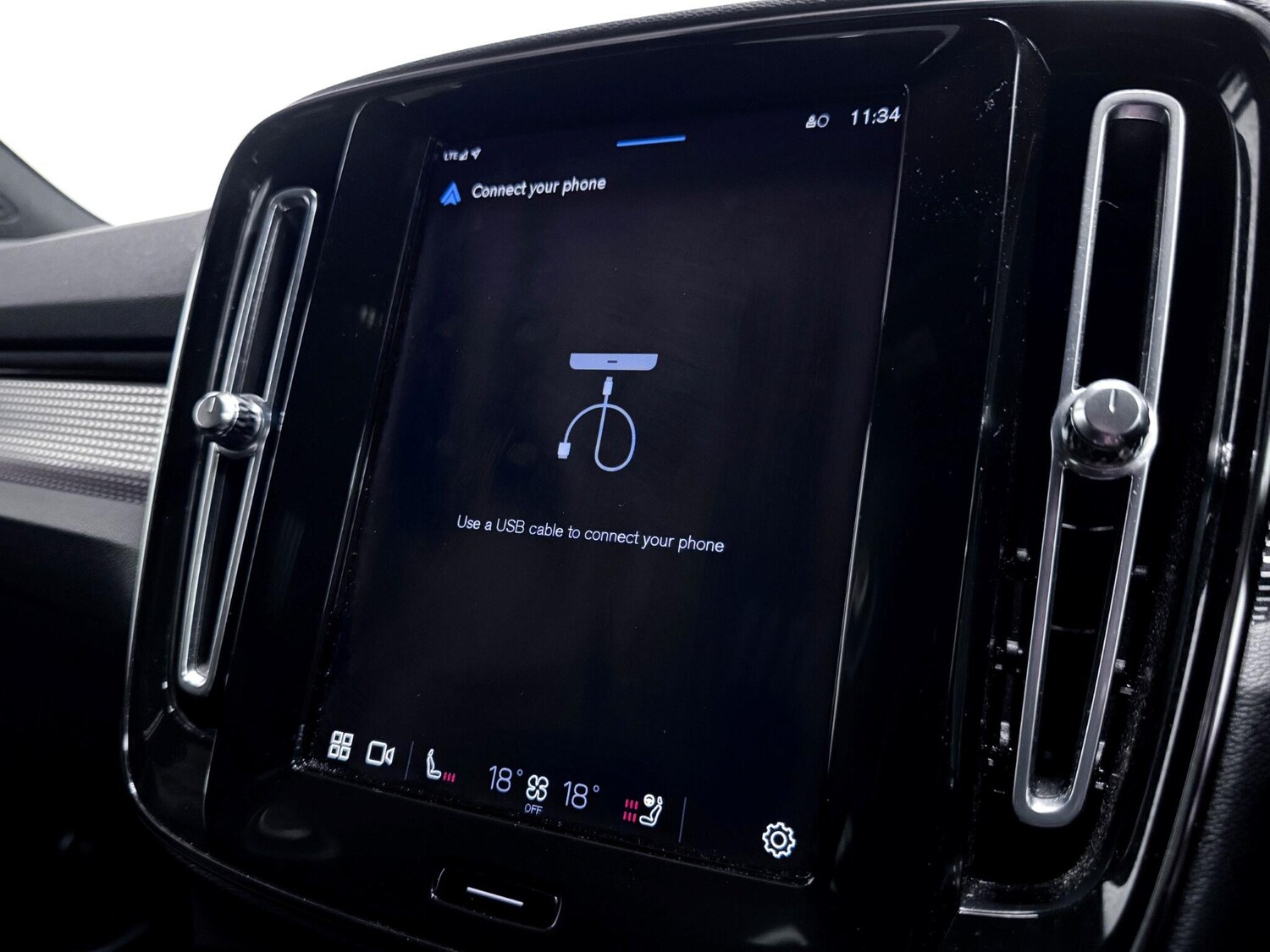 Used Volvo XC40 2023 for sale - 76584464: Photo 49