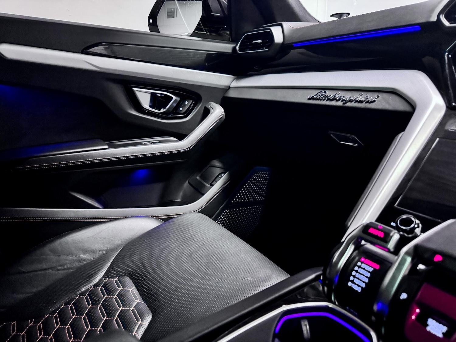 Used Lamborghini Urus 2021 for sale - 77478728: Photo 33