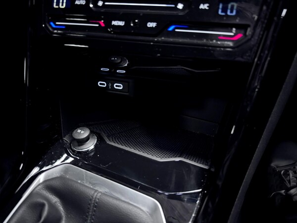 Used Volkswagen T-Roc 2024 for sale - 75060282: Photo 31