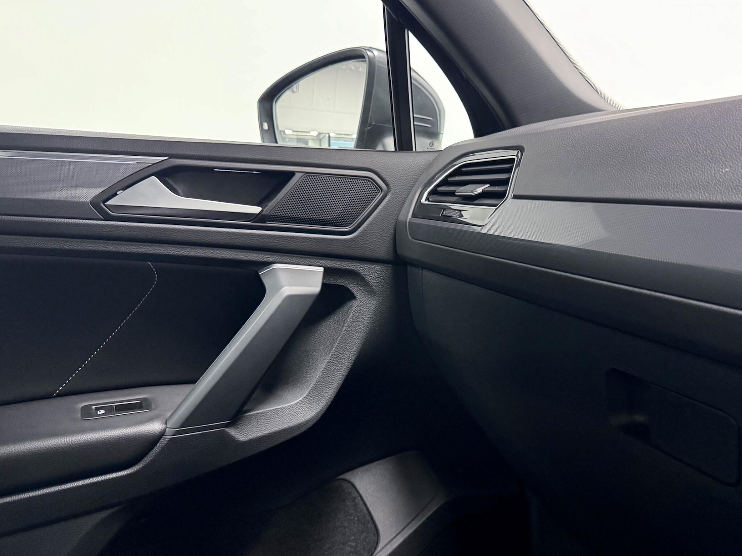 Used Volkswagen Tiguan 2020 for sale - 76152723: Photo 28