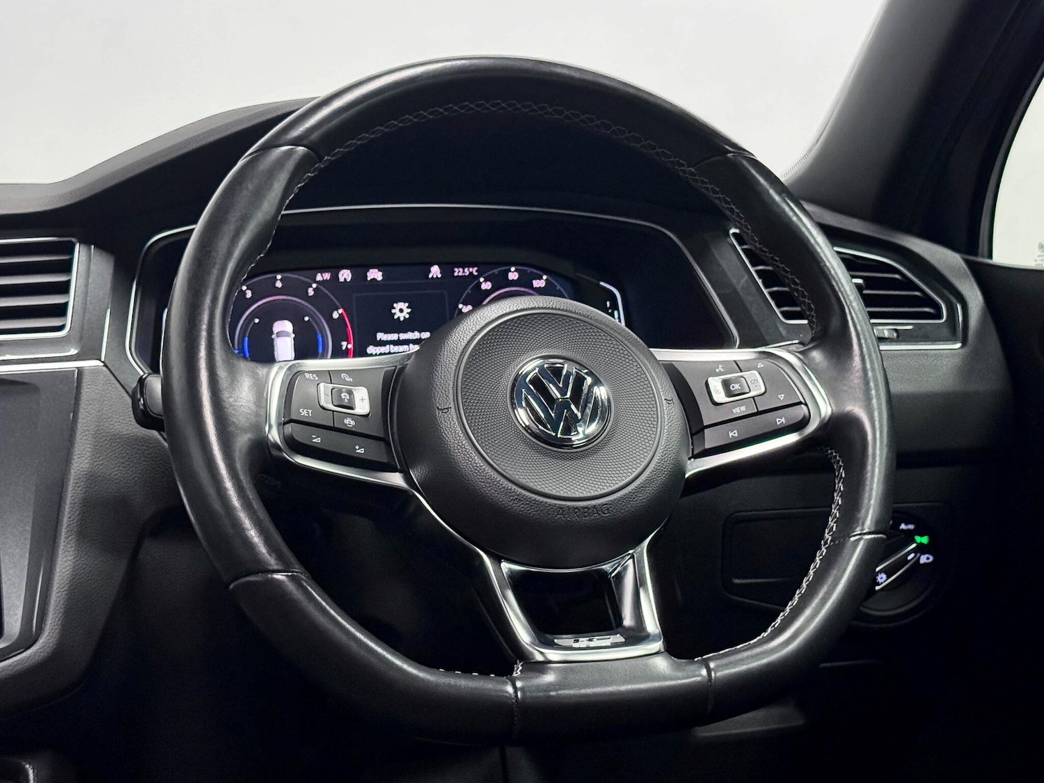 Used Volkswagen Tiguan 2020 for sale - 76152723: Photo 36