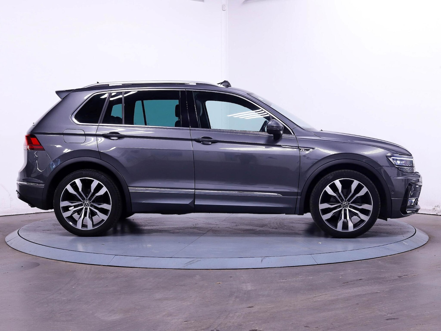 Used Volkswagen Tiguan 2020 for sale - 76152723: Photo 8