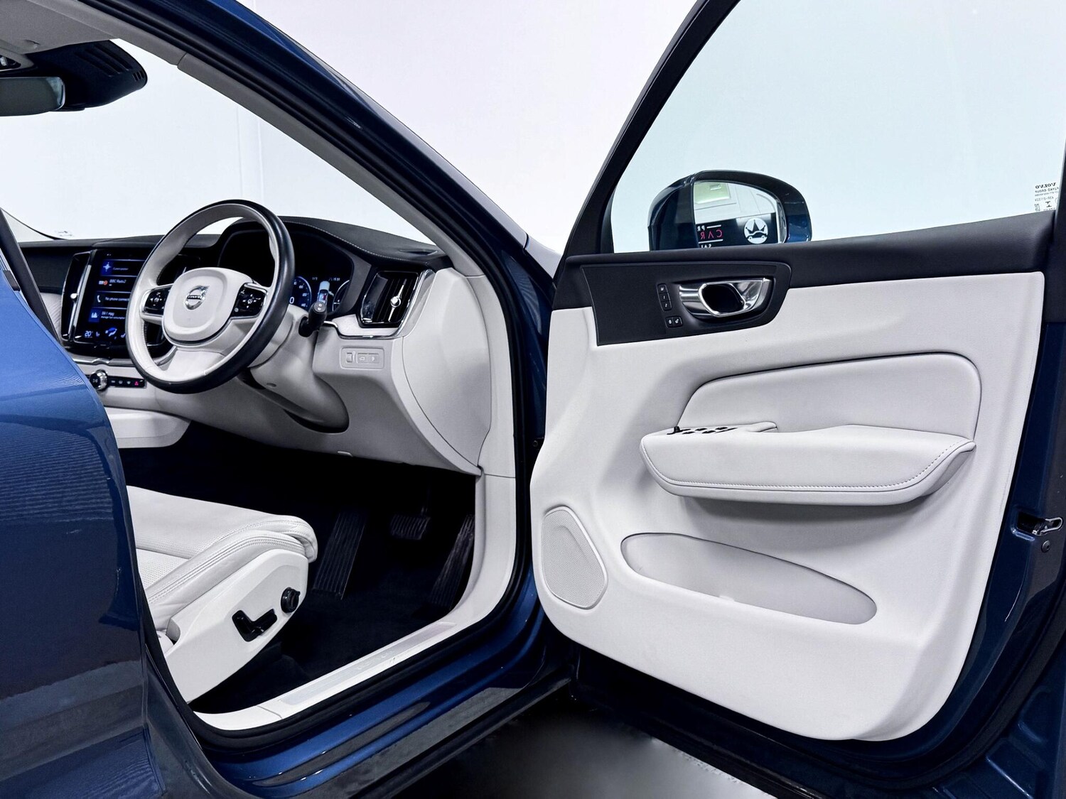 Used Volvo XC60 2021 for sale - 77377062: Photo 14