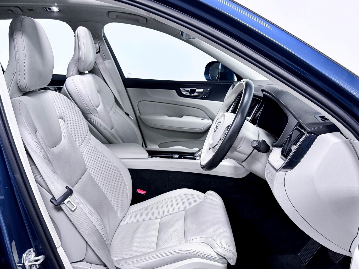 Used Volvo XC60 2021 for sale - 77377062: Photo 19