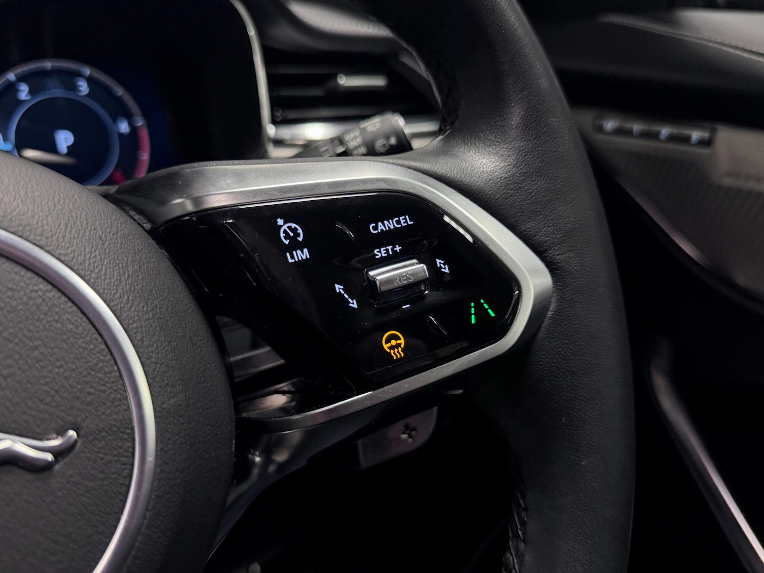 Used Jaguar F-Pace 2024 for sale - 77330451: Photo 37