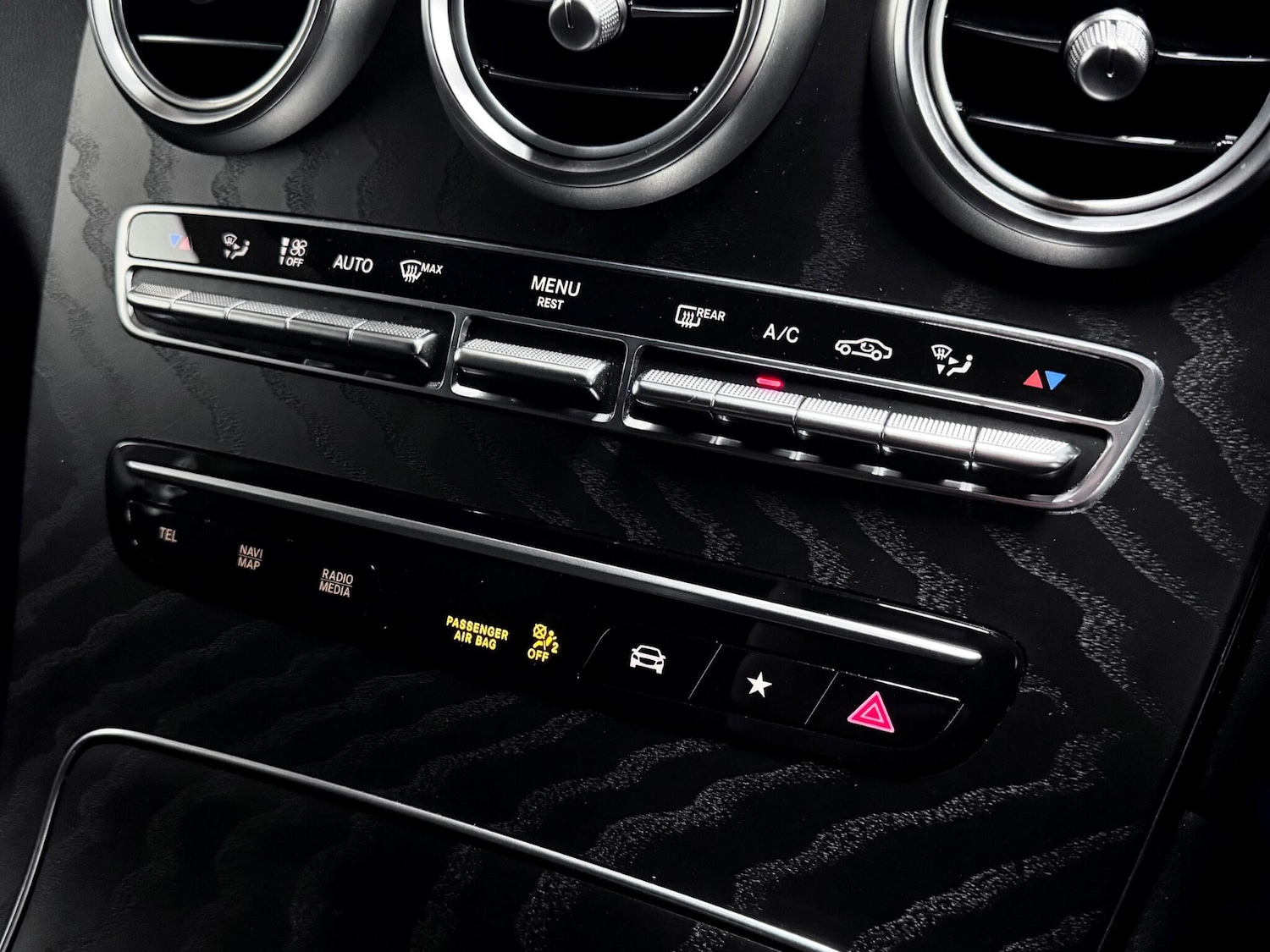 Used Mercedes-Benz GLC 2022 for sale - 77550443: Photo 31