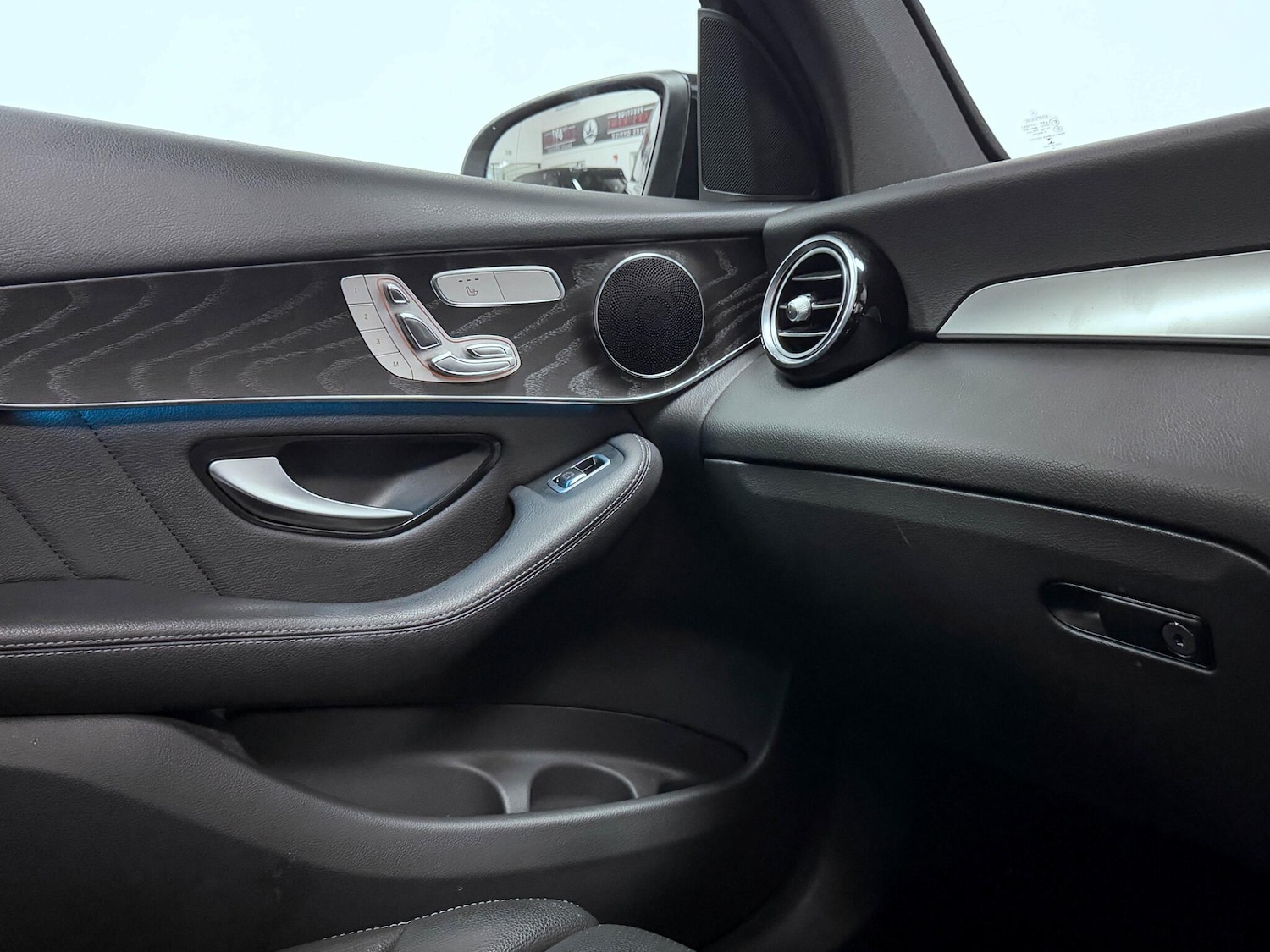 Used Mercedes-Benz GLC 2018 for sale - 76239643: Photo 28