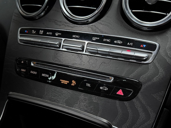 Used Mercedes-Benz GLC 2018 for sale - 76239643: Photo 32