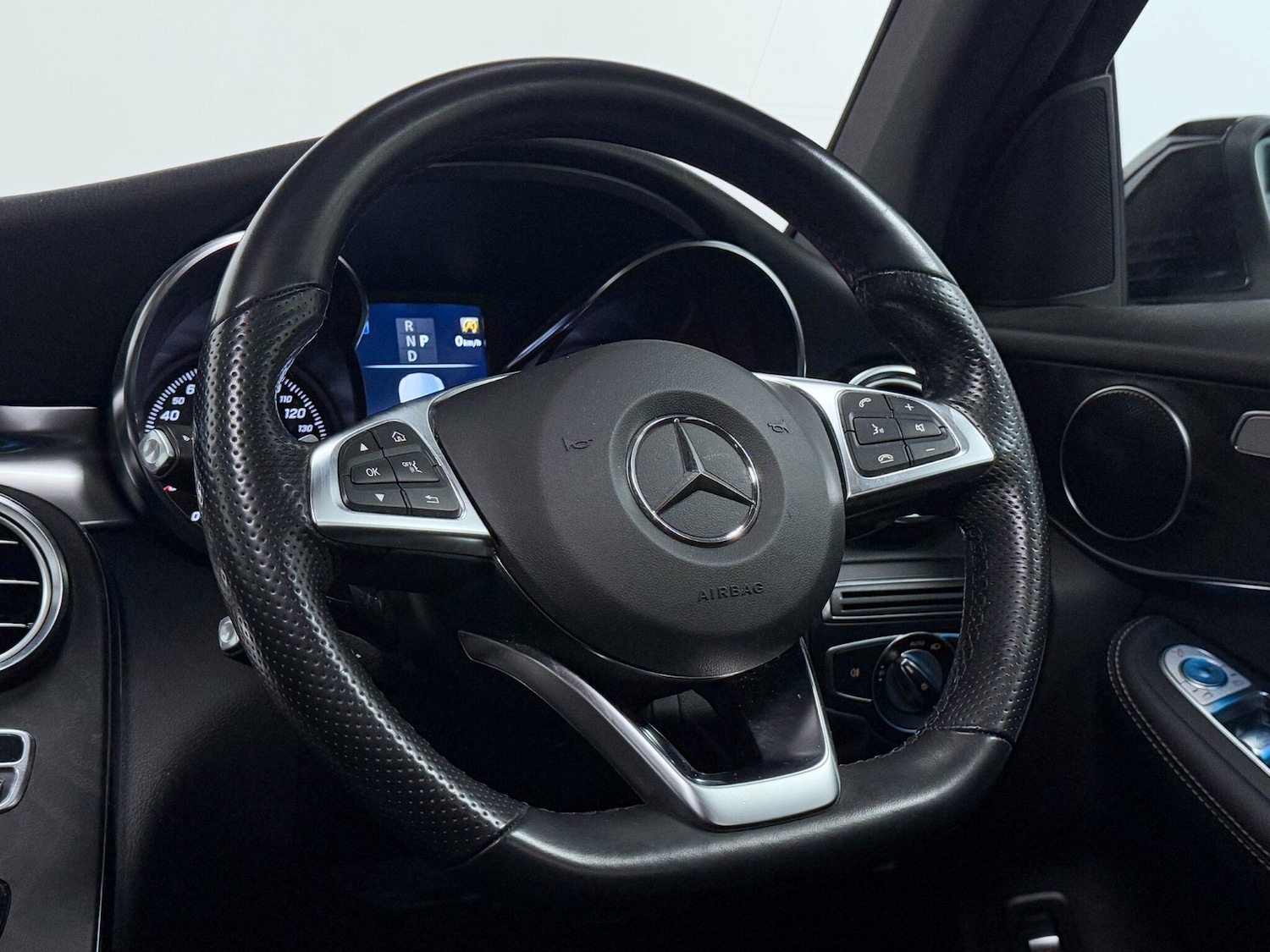 Used Mercedes-Benz GLC 2018 for sale - 76239643: Photo 34